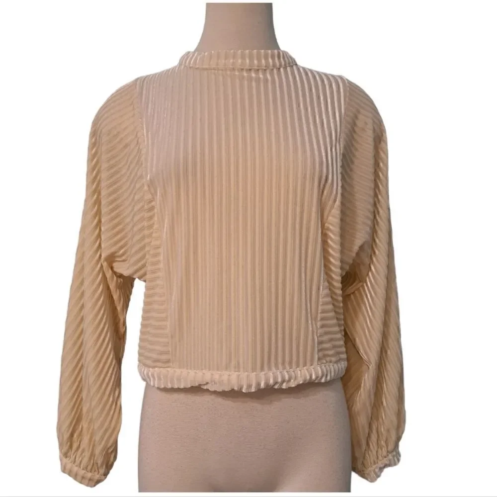 Evidnt Los Angeles Cutout Open Back Velvet Blouse Medium Cream